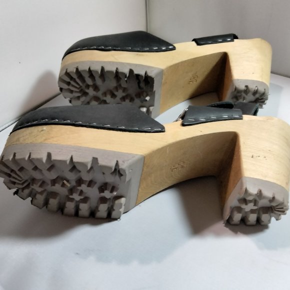 MIA Clogs EU38 Black 3-1"/4 Heel with Damaged Strap slight scuffing - Picture 6 of 9